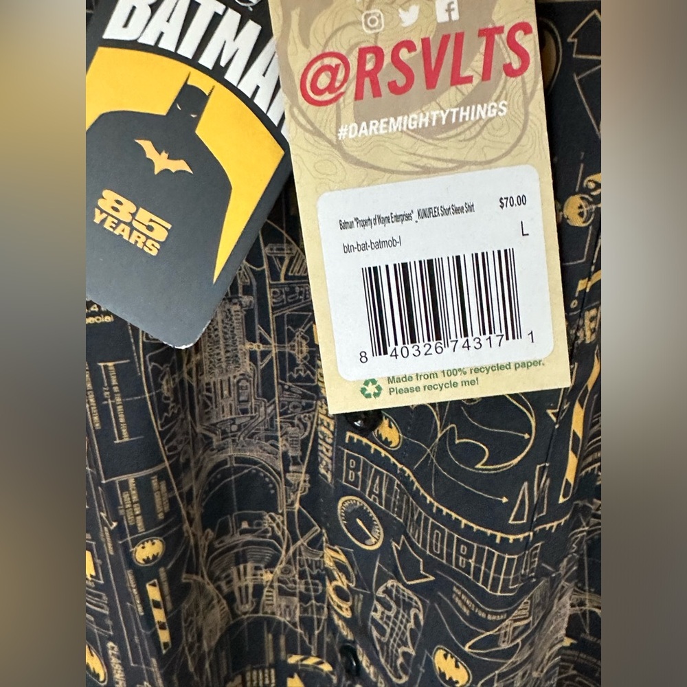 RSVLTS Batman “Property Of Wayne Enterprises” - Picture 4 of 11